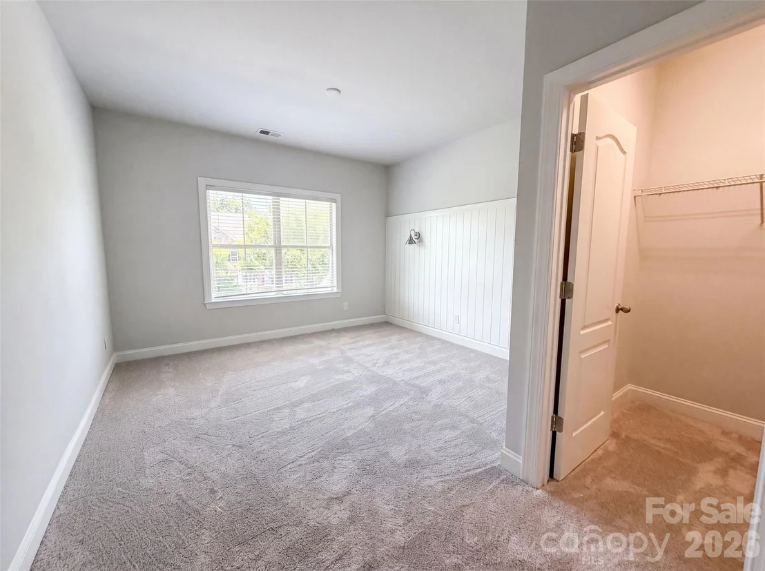 Photo of 147 Monteray Oaks Circle