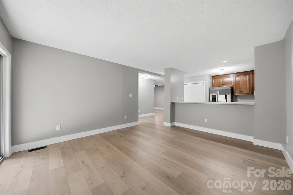 Photo of 800 Meadowview Drive