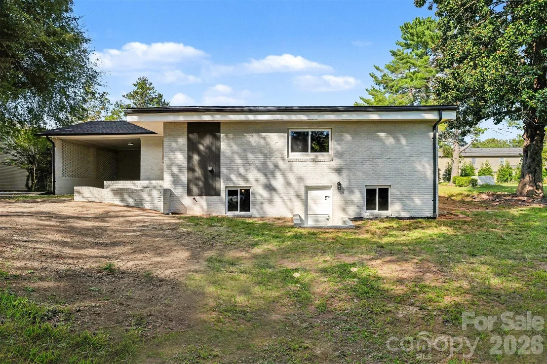 Photo of 1902 19th Avenue NE