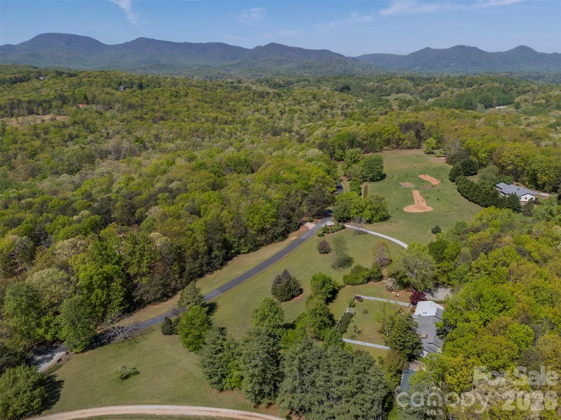 Photo of 176 Fox Run Lane