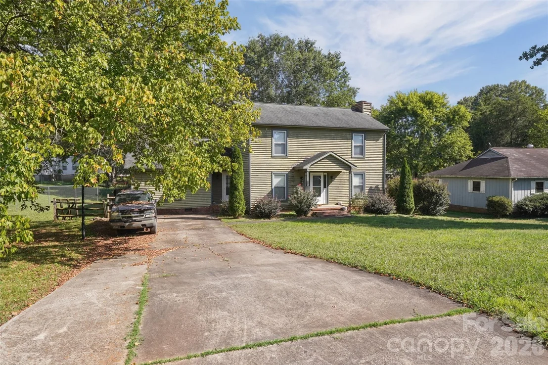Photo of 204 Hughey Drive
