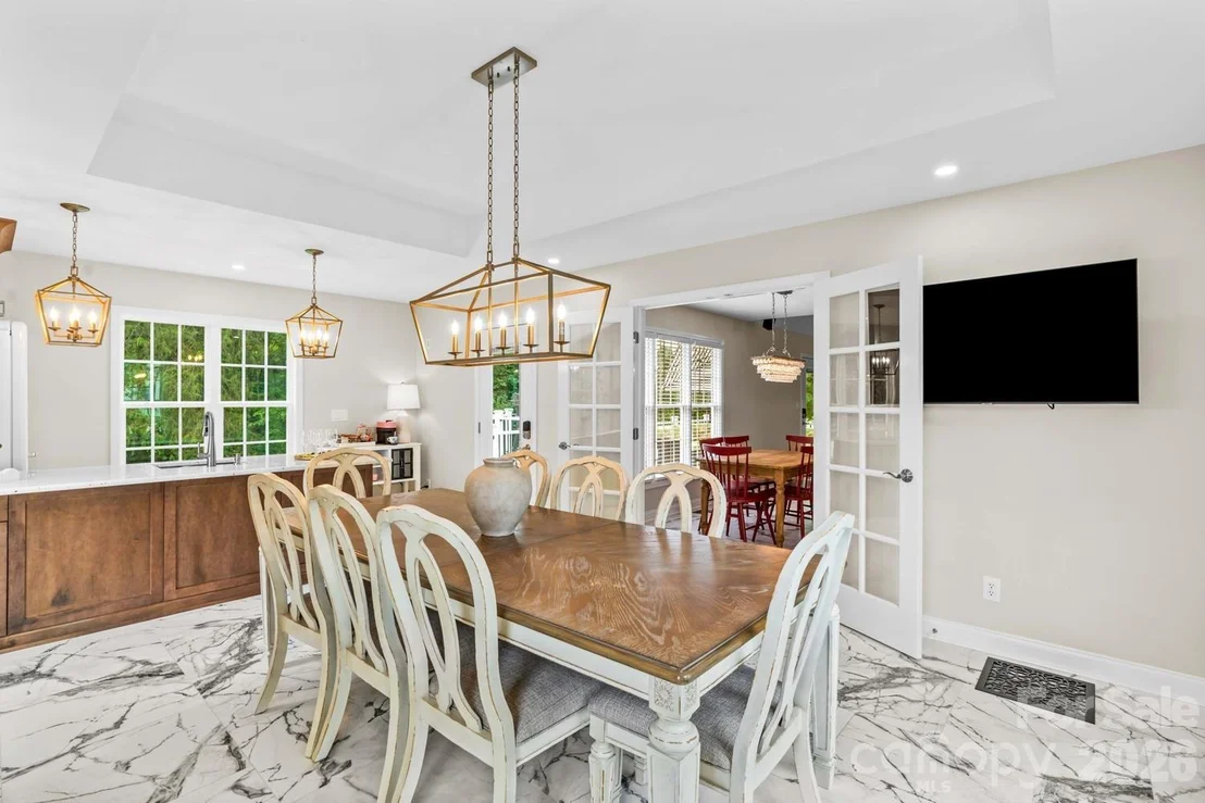 Photo of 596 Maple Ridge Circle