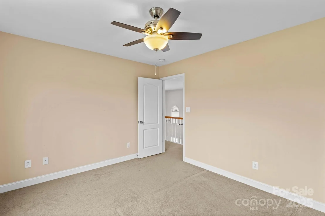 Photo of 415 Autumnlight Drive