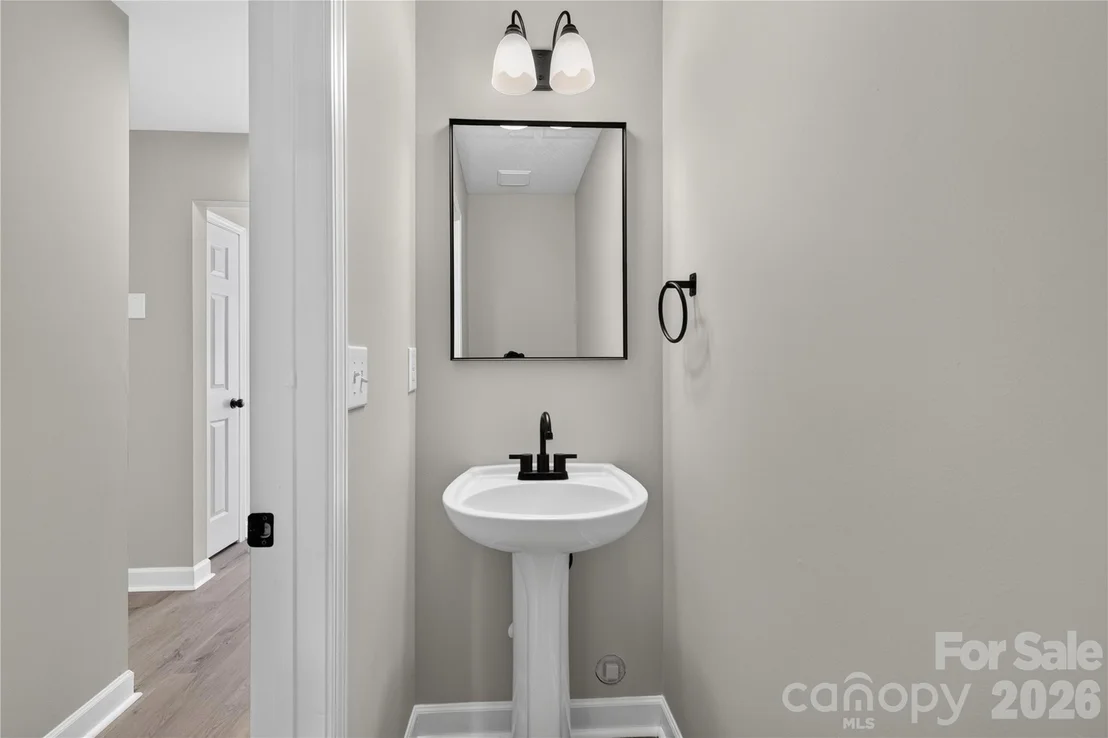 Photo of 634 Longacre Drive