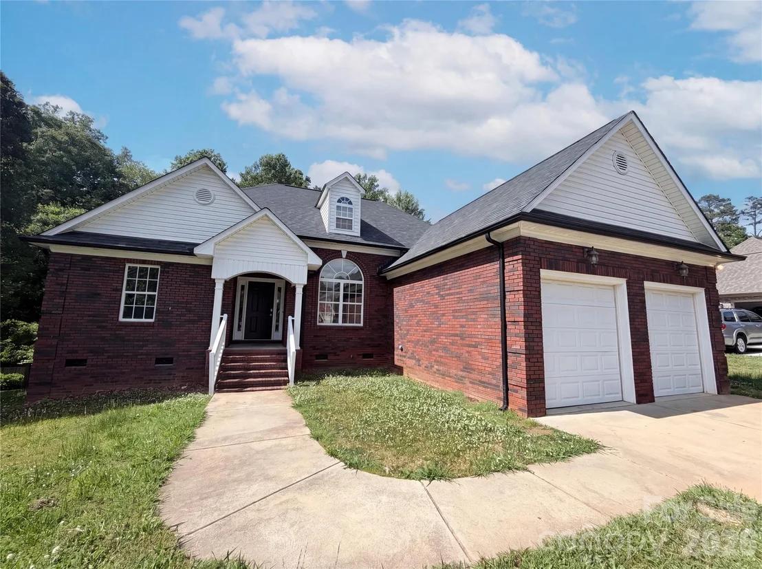 Photo of 301 River Birch Circle