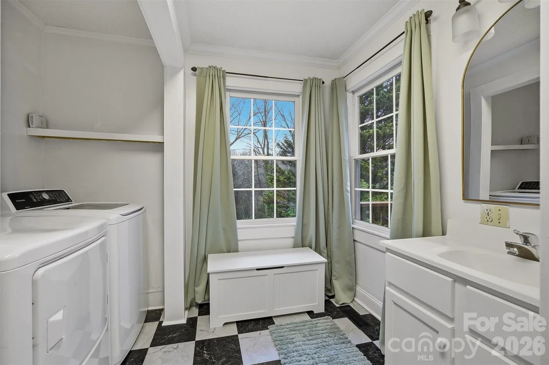 Photo of 44 Forest Avenue