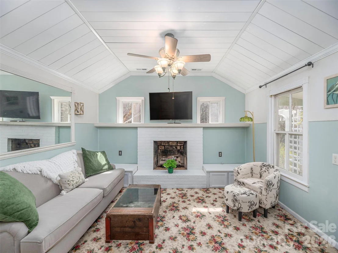 Photo of 897 Dark Ridge Road