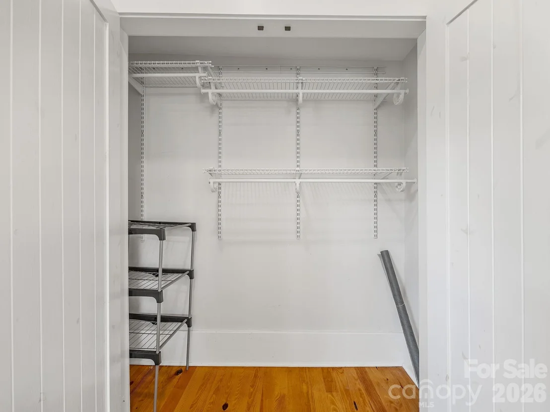 Photo of 143 Broadway Avenue