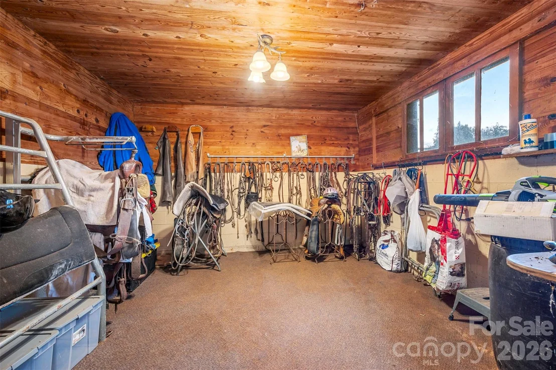 Photo of 936 Golden Road