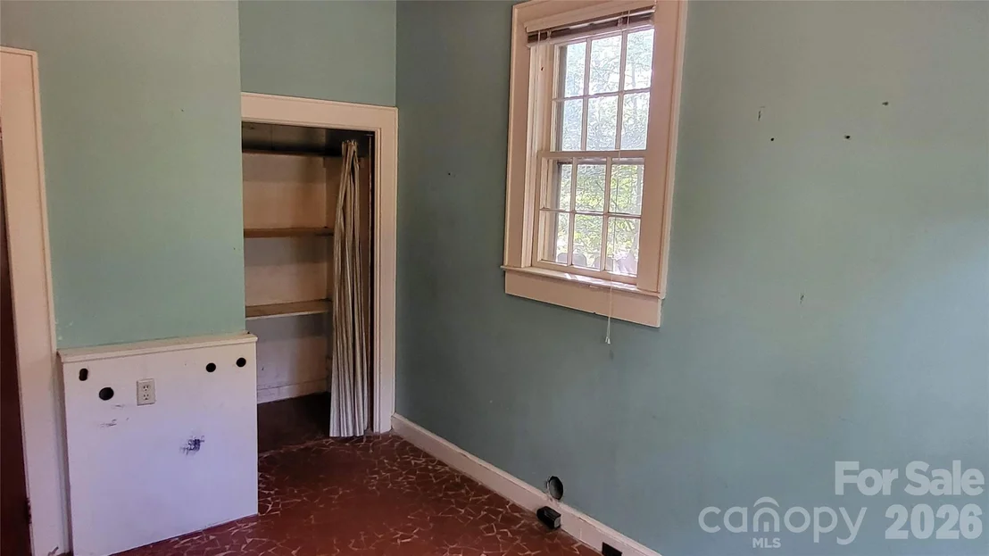 Photo of 504 Chesterfield Avenue