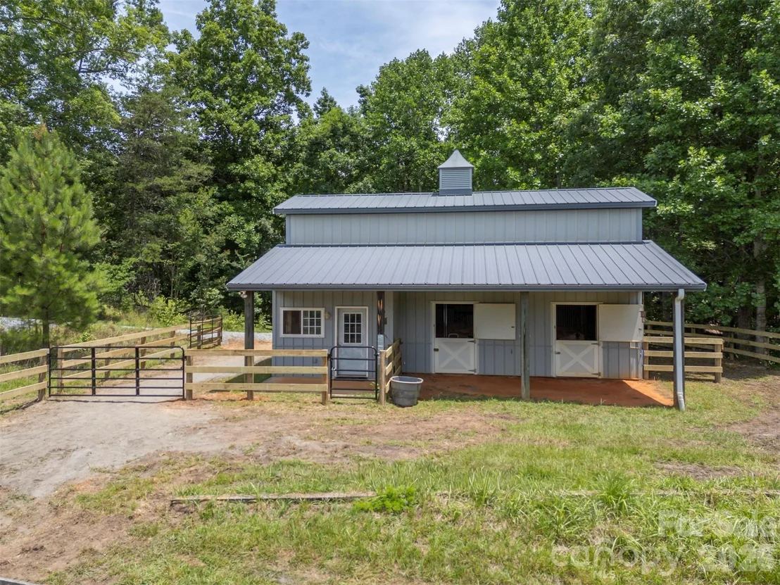 Photo of 441 Lower Ridgeview Road