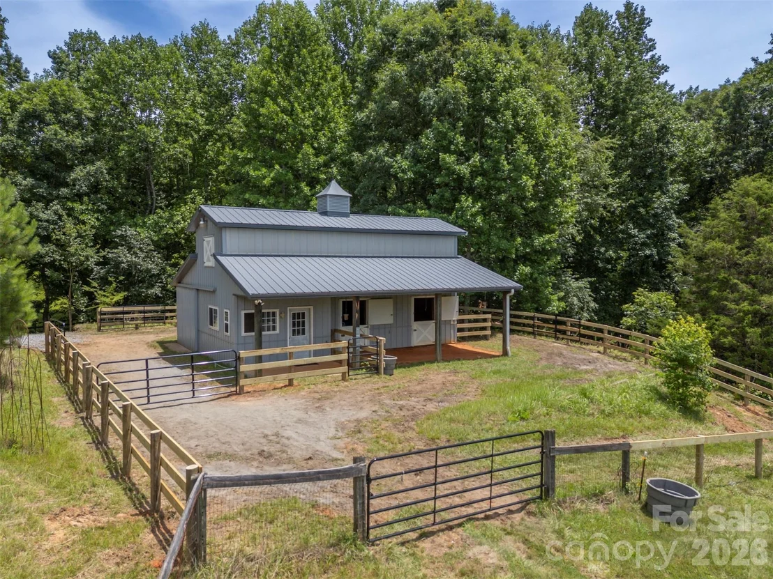 Photo of 441 Lower Ridgeview Road