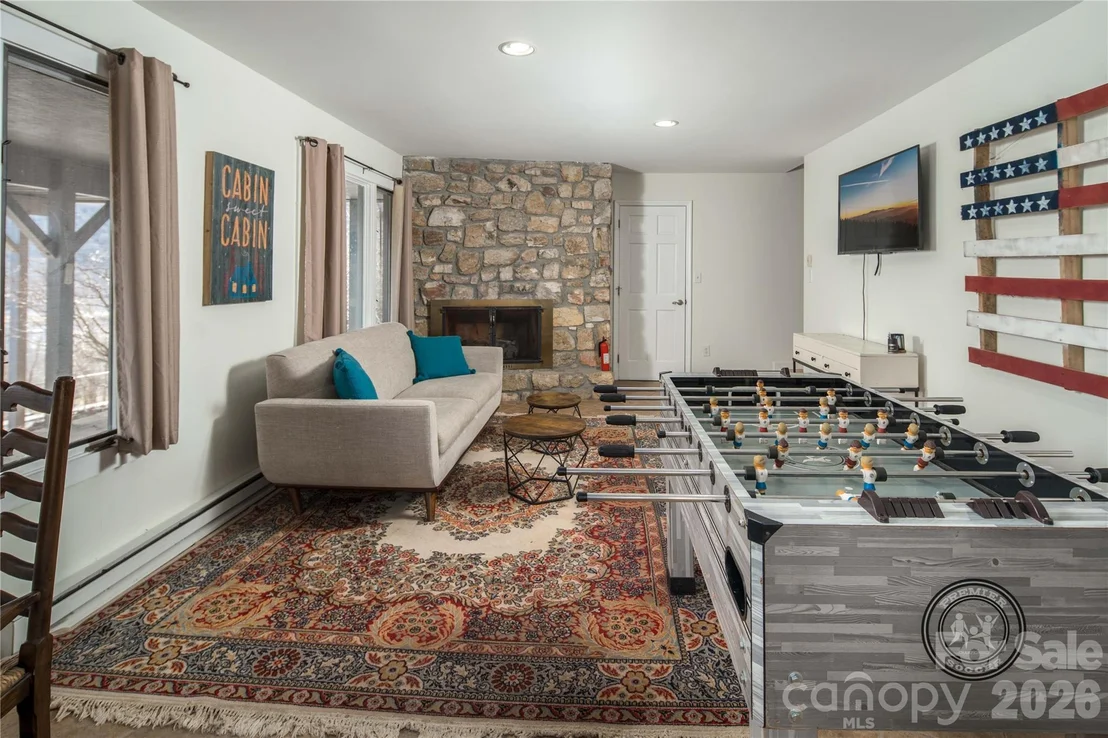 Photo of 1628 Skyland Drive