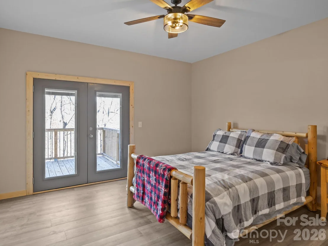 Photo of 225 Aurora Lane
