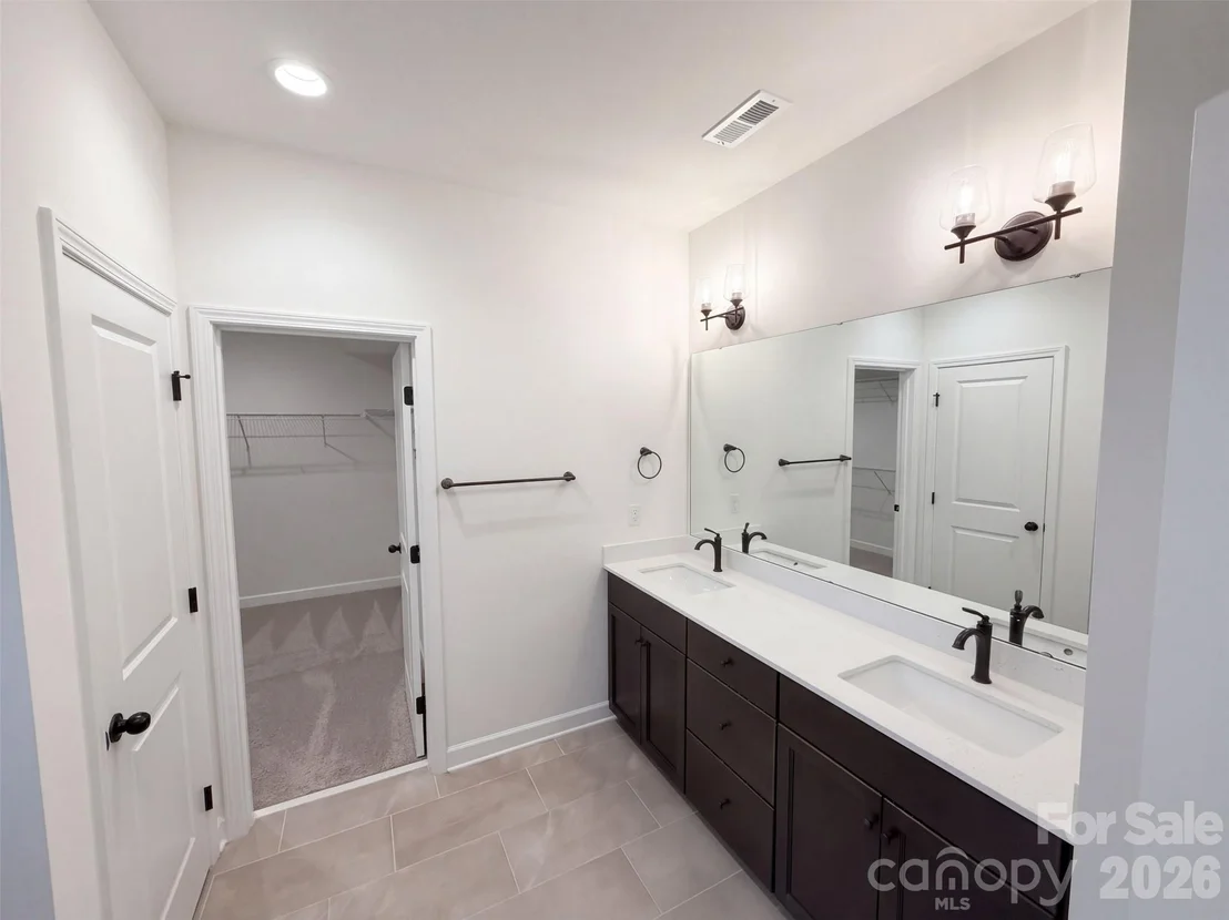 Photo of 2591 Cornelius Place NW
