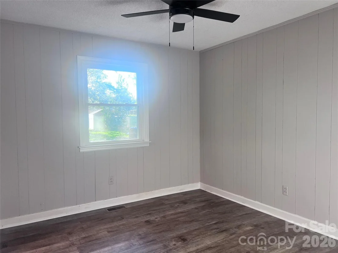 Photo of 400 Chatham Avenue