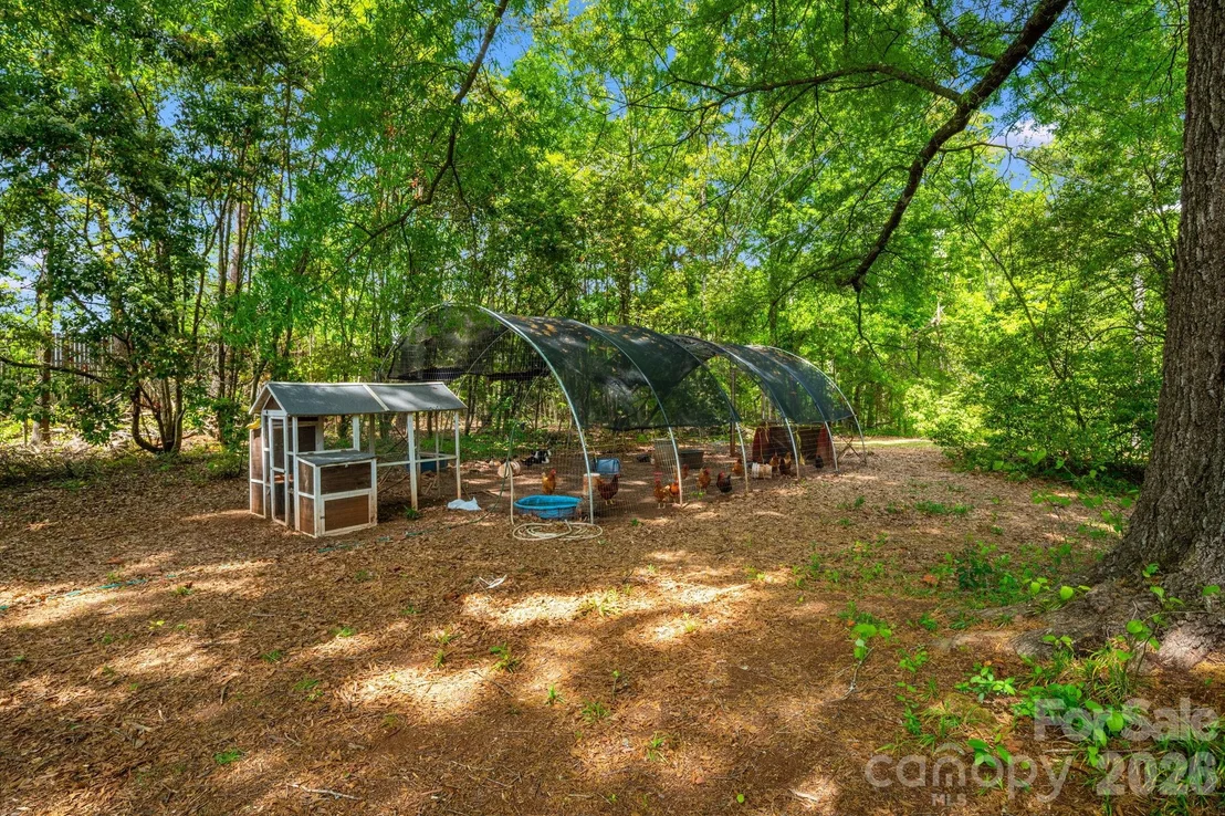 Photo of 1737 Whitesides Road