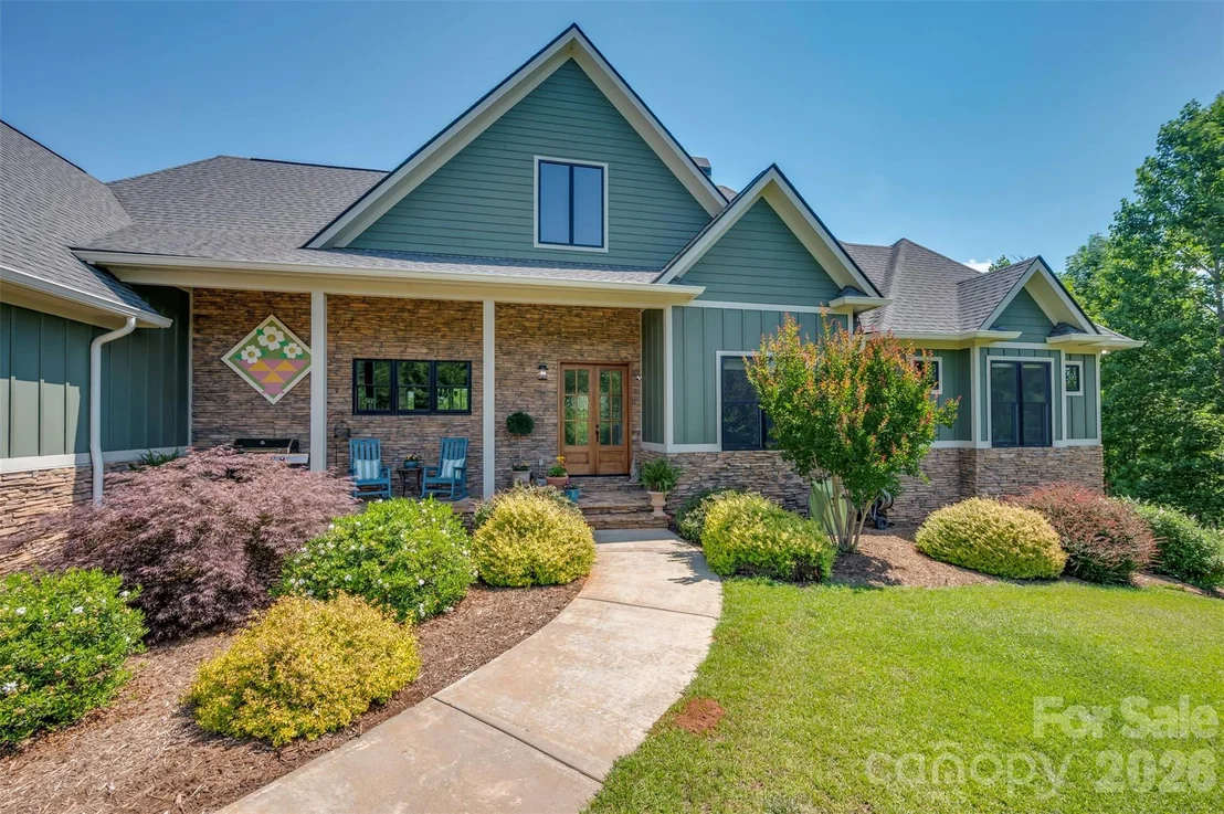 Photo of 398 Mapleton Lane