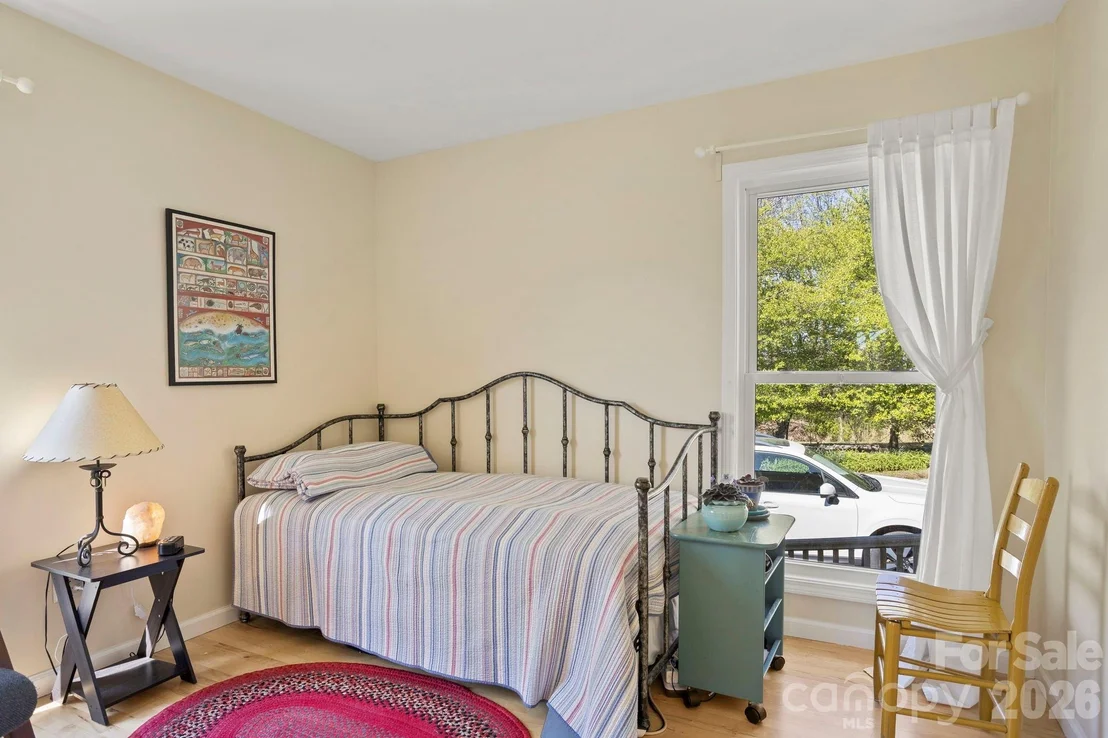 Photo of 367 Crescent Street