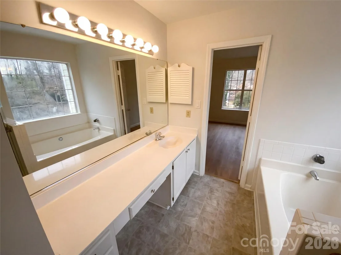 Photo of 5719 Rocbridge Lane