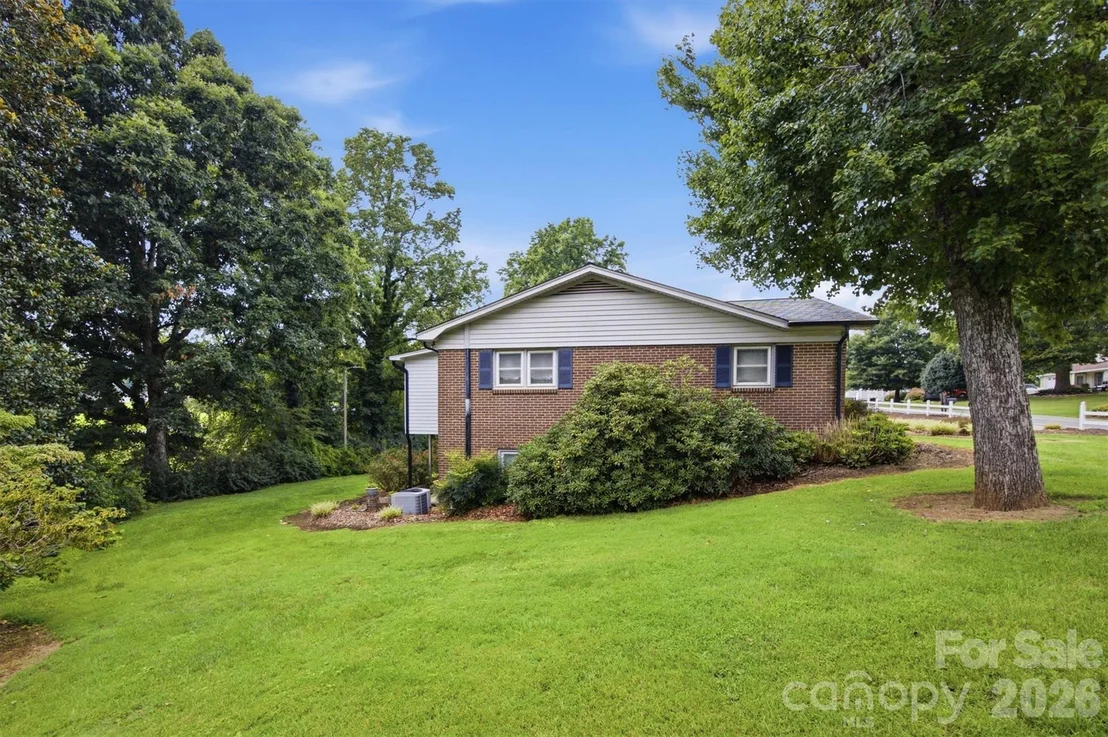 Photo of 2711 Fairway Acres Circle