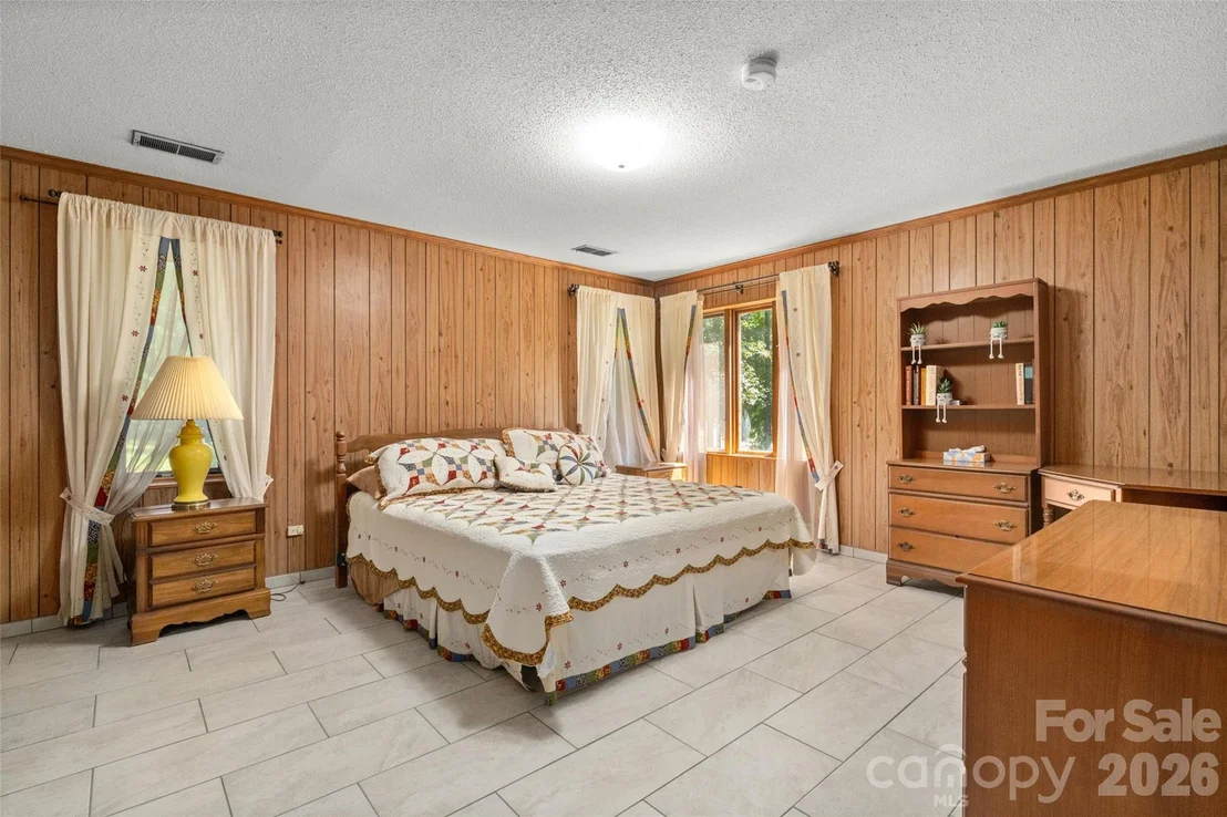 Photo of 600 Fairway Drive