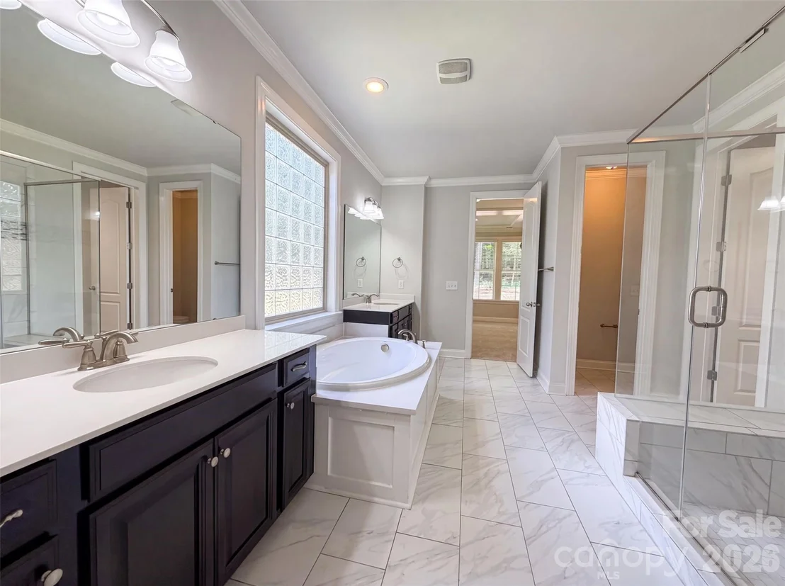 Photo of 147 Monteray Oaks Circle