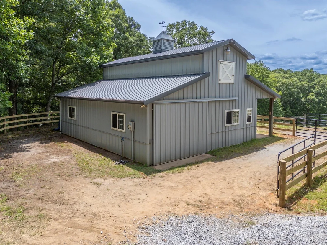 Photo of 441 Lower Ridgeview Road