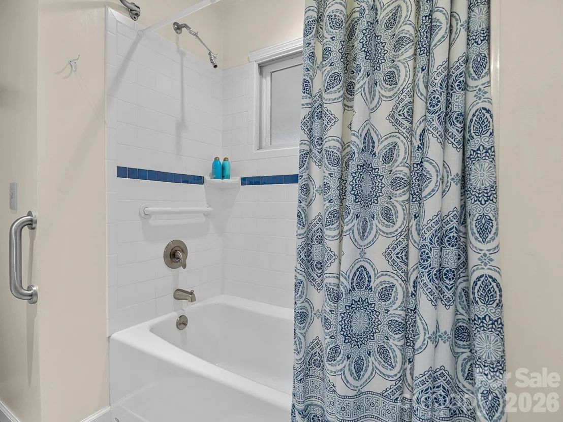 Photo of 160 Caledonia Road