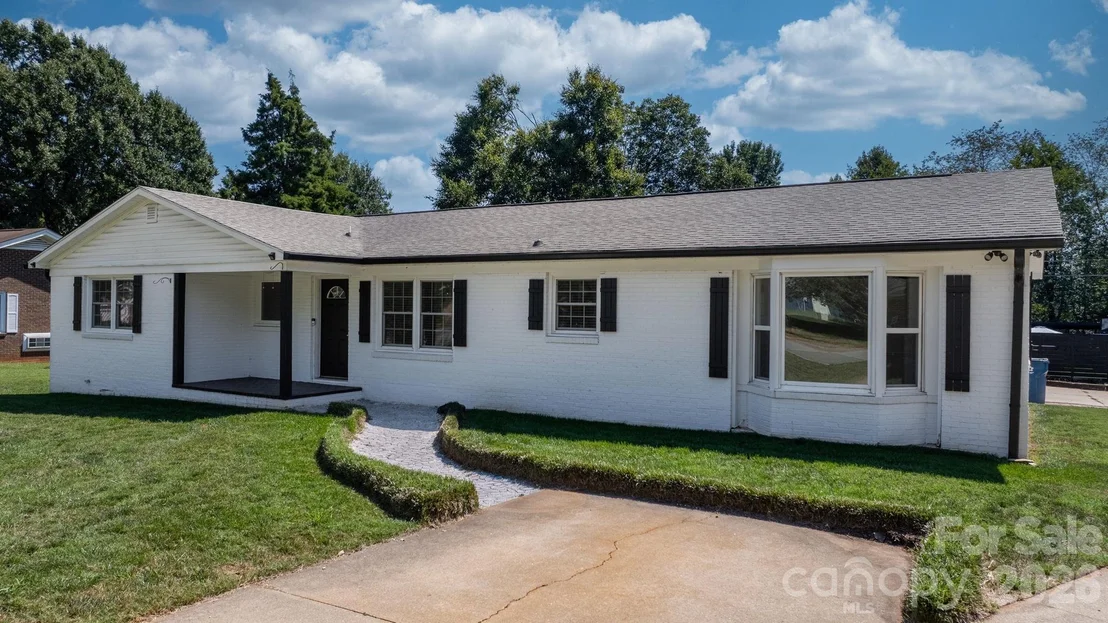 Photo of 5795 Valley Field Road