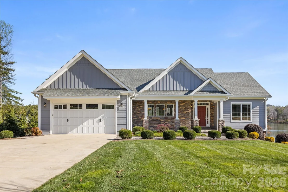 Photo of 490 Mapleton Lane