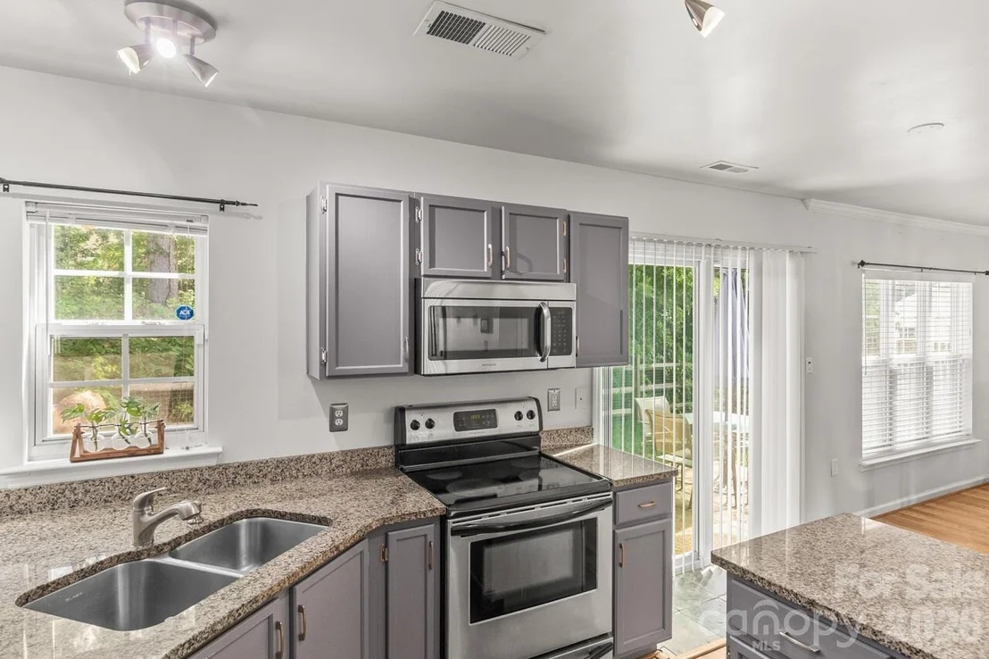 Photo of 6907 Murray Grey Lane