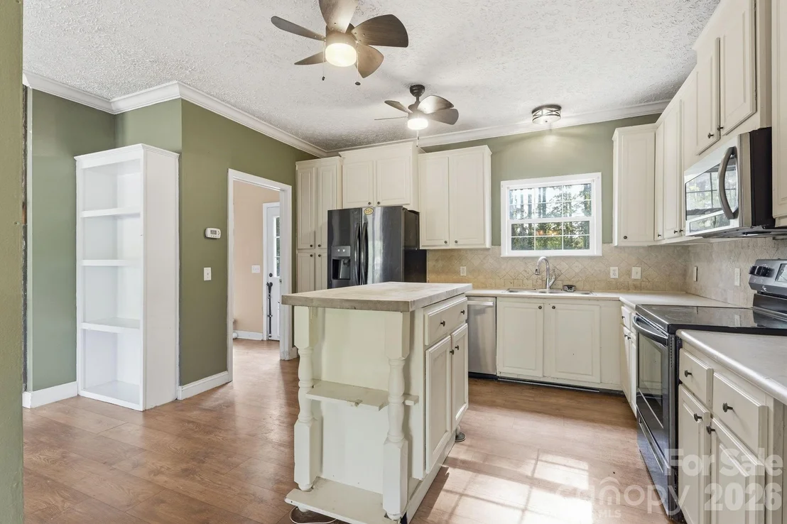 Photo of 2825 Sweeping Pine Lane