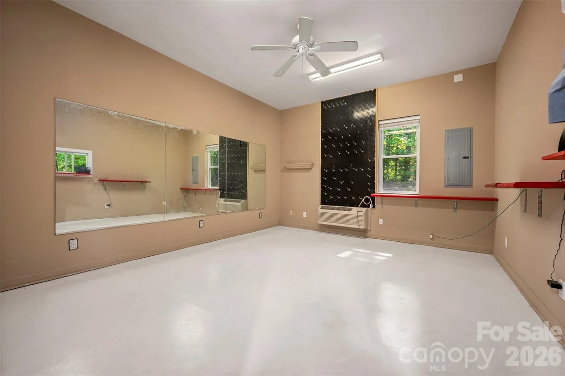 Photo of 183-185 Rubin Thorne Road