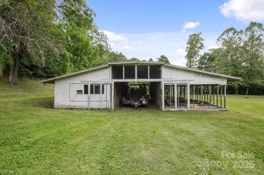 Photo of 942 Paint Fork Road