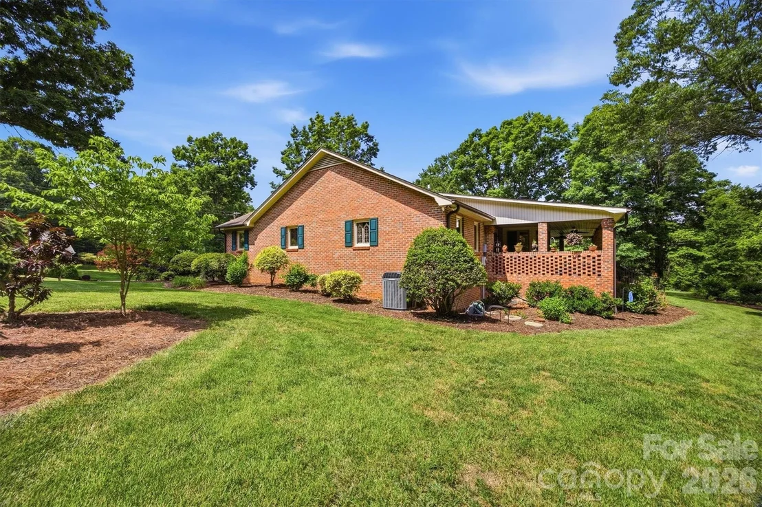 Photo of 232 Westwood Drive