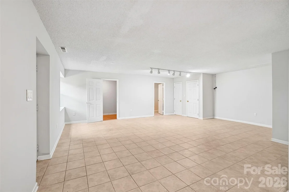 Photo of 19 Jupiter Heights