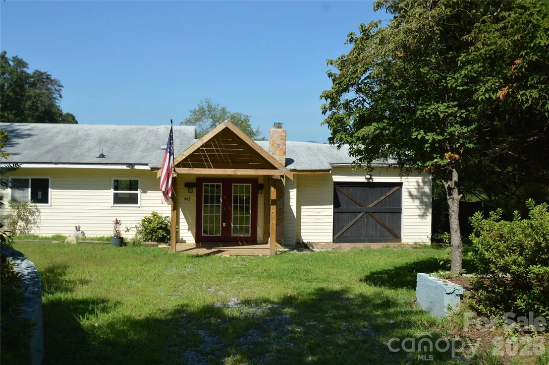 Photo of 1183 Sandy Plains Road