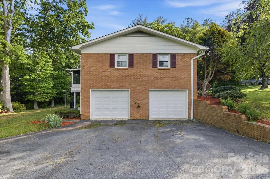 Photo of 123 Castleton Lane