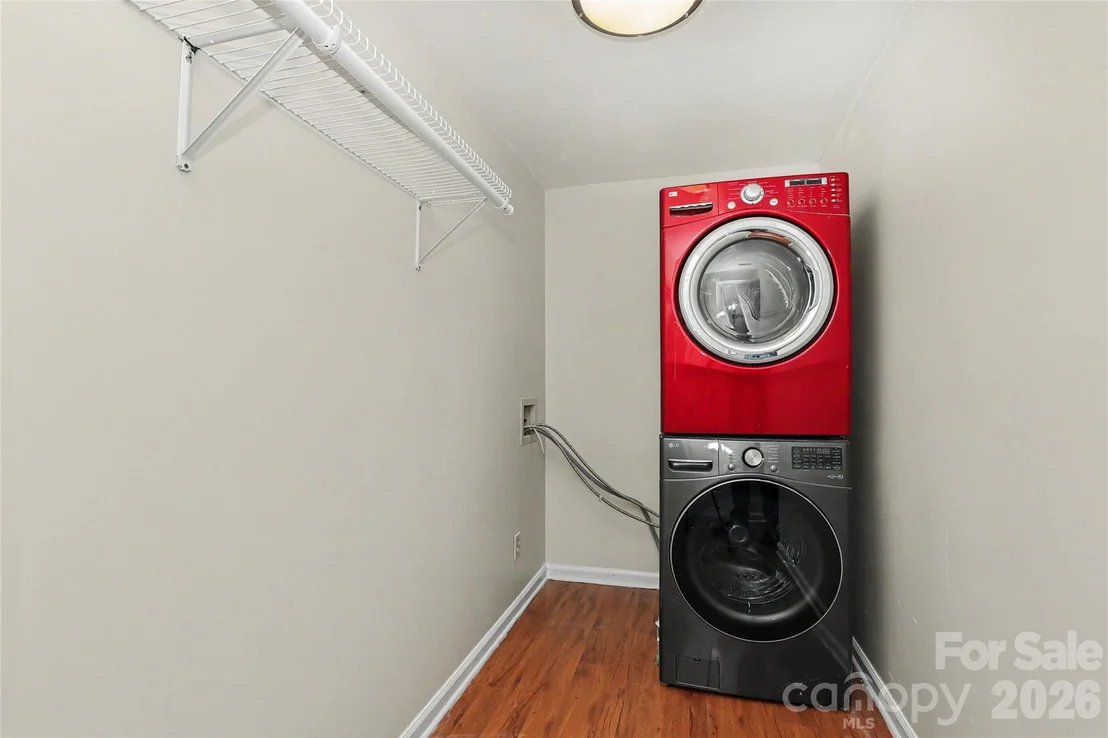 Photo of 3121 Lakeside Circle