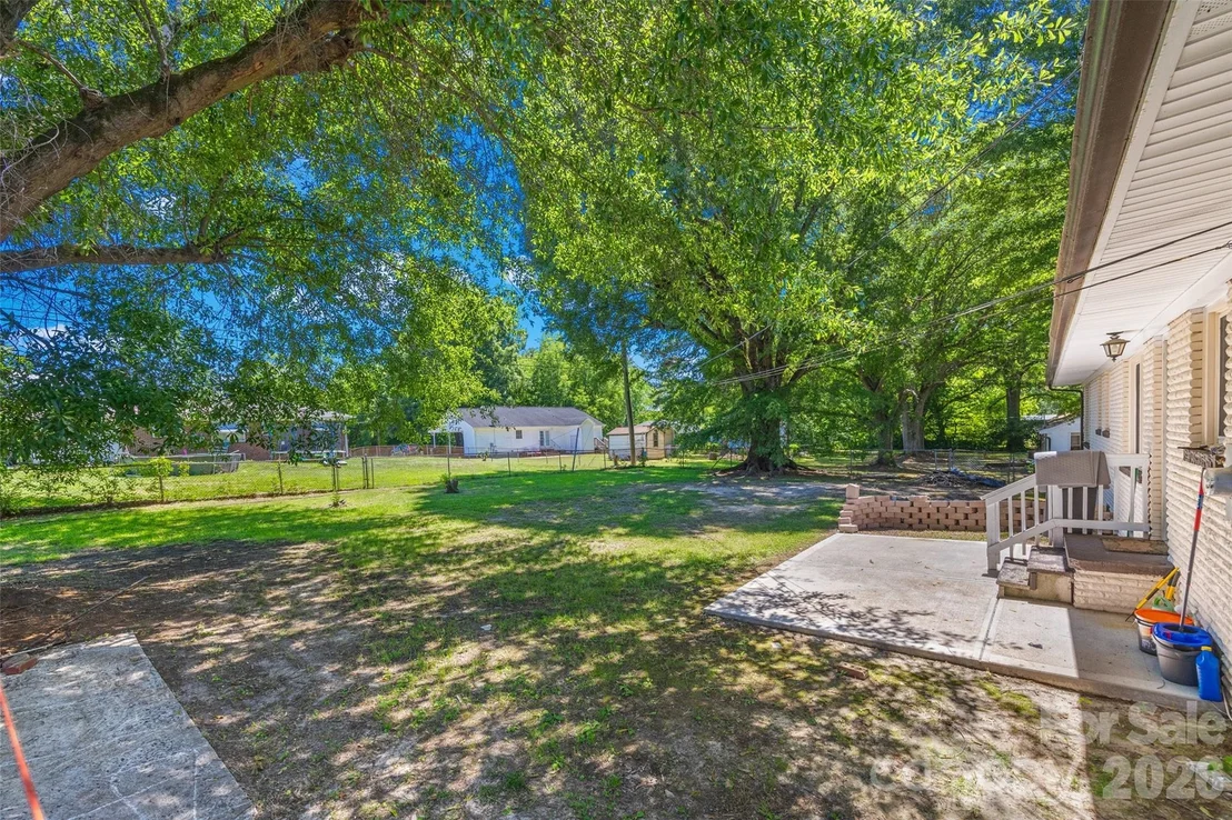 Photo of 2323 Hedgewood Circle