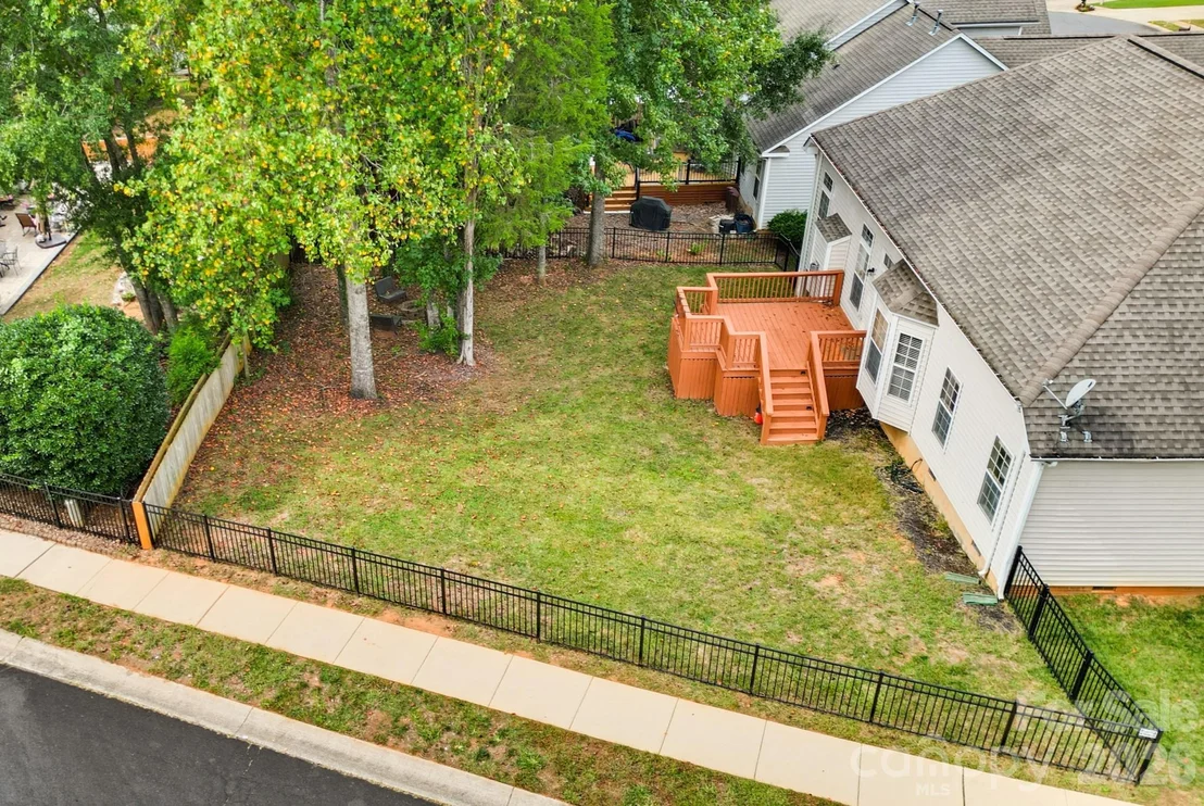Photo of 13330 Edgetree Drive
