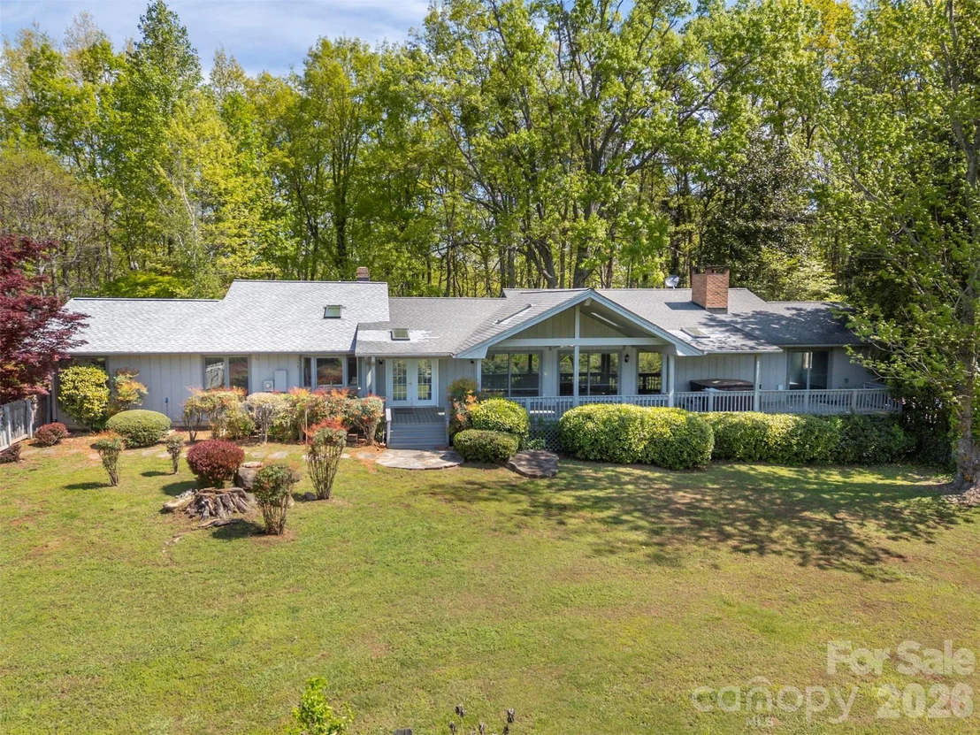 Photo of 176 Fox Run Lane