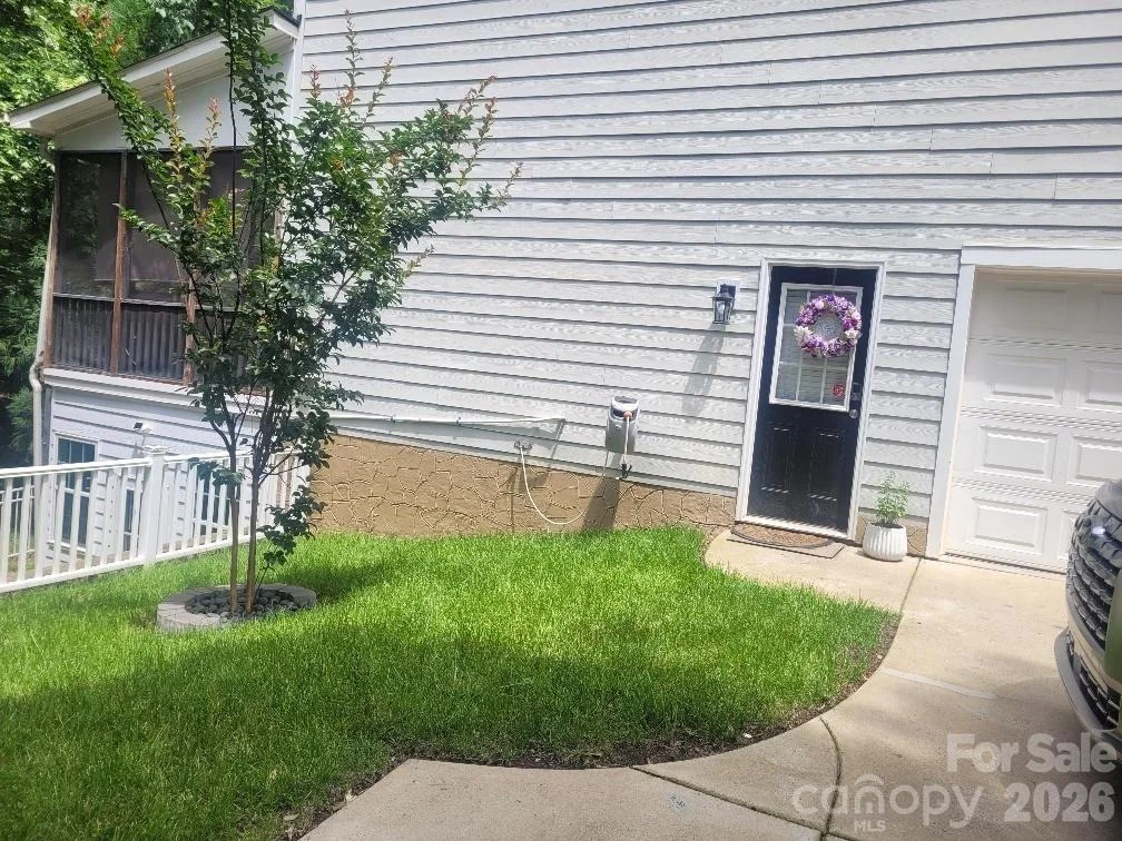Photo of 1261 Brough Hall Drive
