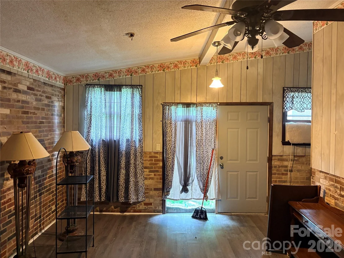 Photo of 420 Hampton Road