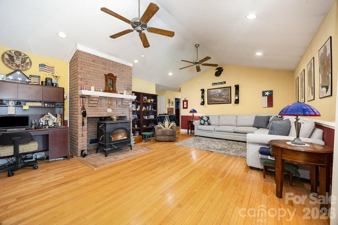 Photo of 715 Candlewick Drive