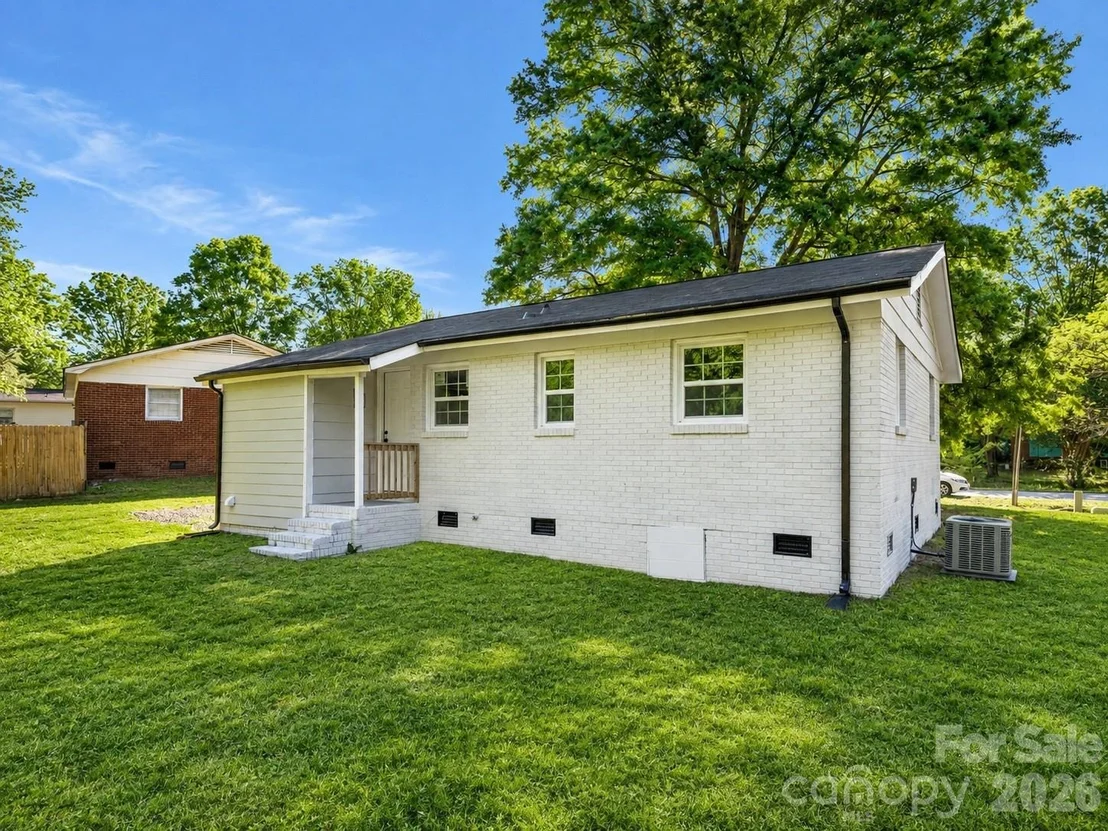 Photo of 432 Springhill Drive