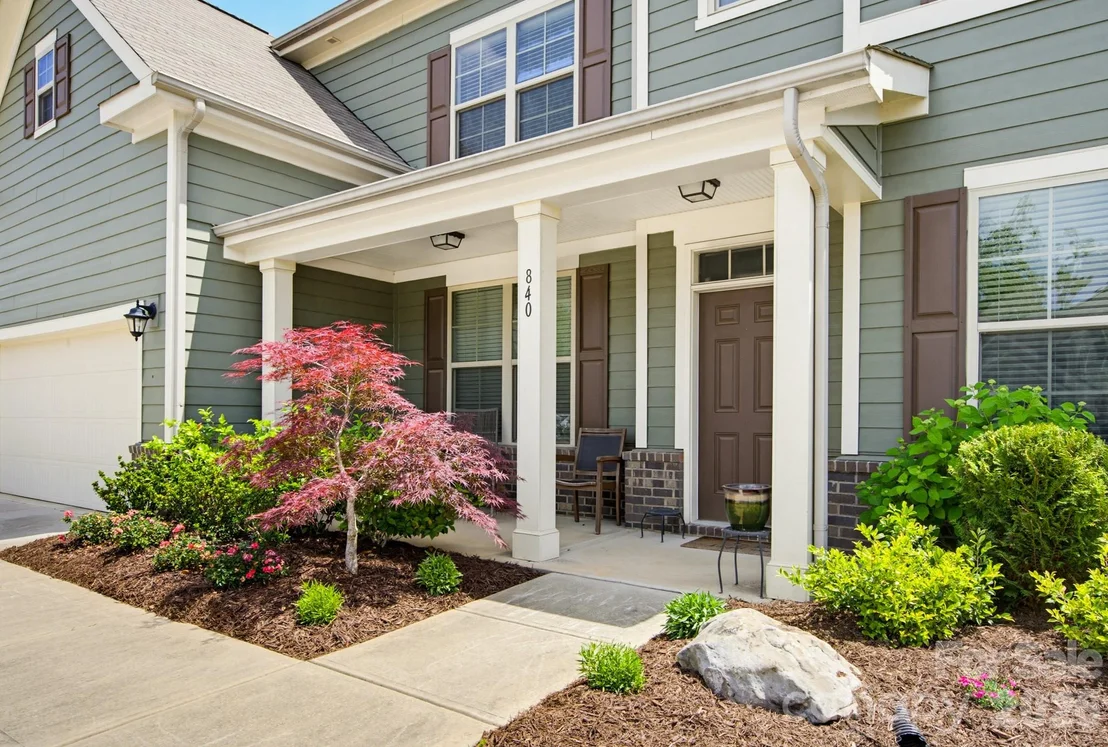 Photo of 840 Oak Manor Drive SE