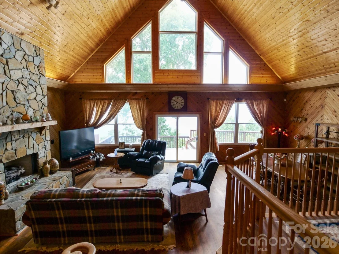 Photo of 386 Arrowhead Trail