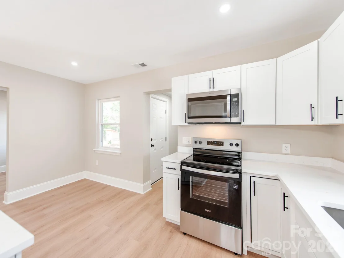 Photo of 2025 Birchcrest Drive